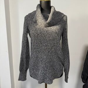 Tahari Gray Cowl Neck Women’s Pullover Long Sleeve Sweater Size XS